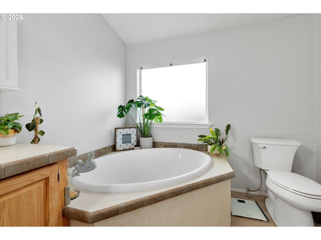 1247 BOARDWALK Ave, Molalla, OR 97038