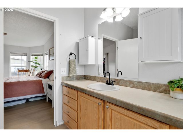 1247 BOARDWALK Ave, Molalla, OR 97038