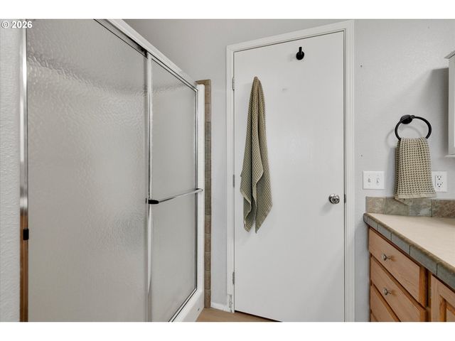 1247 BOARDWALK Ave, Molalla, OR 97038