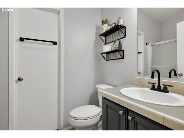 1247 BOARDWALK Ave, Molalla, OR 97038