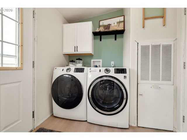 1247 BOARDWALK Ave, Molalla, OR 97038