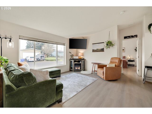 1247 BOARDWALK Ave, Molalla, OR 97038