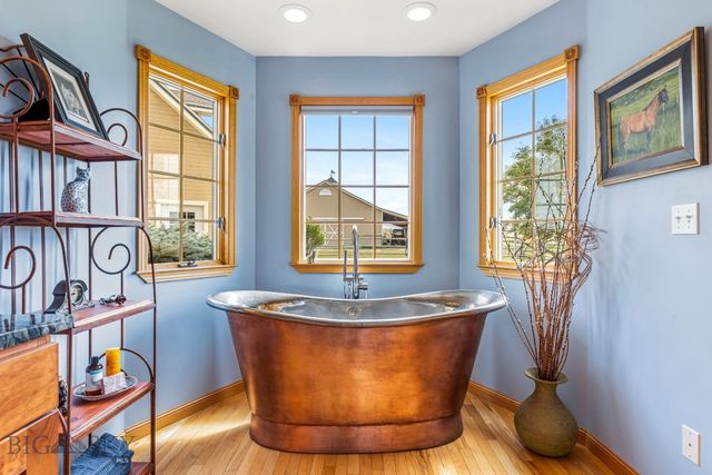 11400 Gooch Hill Road, Gallatin Gateway, MT 59730