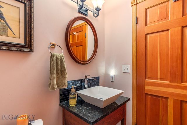 11400 Gooch Hill Road, Gallatin Gateway, MT 59730