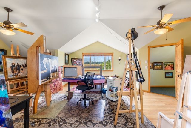 11400 Gooch Hill Road, Gallatin Gateway, MT 59730