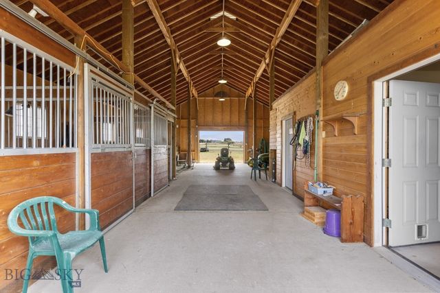 11400 Gooch Hill Road, Gallatin Gateway, MT 59730