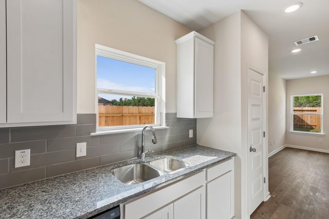 9722 Enclave Ridge Road, Willis, TX 77318