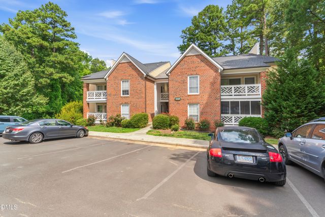 1006 Kingswood Drive J, Chapel Hill, NC 27517