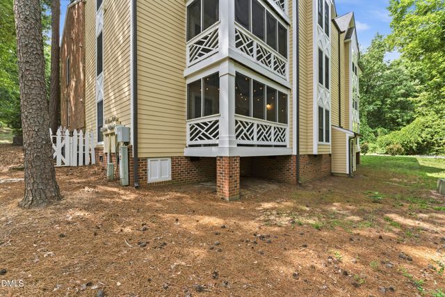 1006 Kingswood Drive J, Chapel Hill, NC 27517