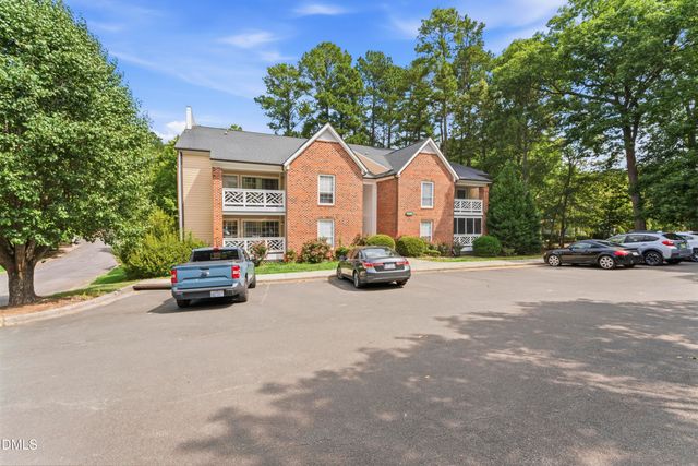 1006 Kingswood Drive J, Chapel Hill, NC 27517