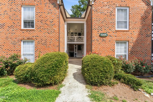 1006 Kingswood Drive J, Chapel Hill, NC 27517