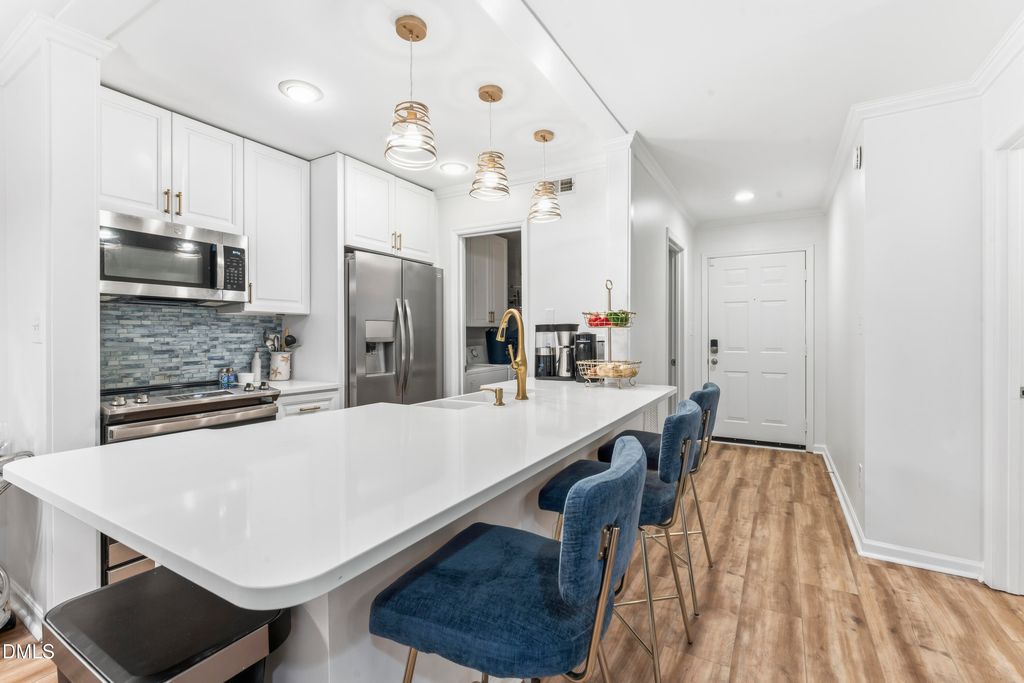 1006 Kingswood Drive J, Chapel Hill, NC 27517