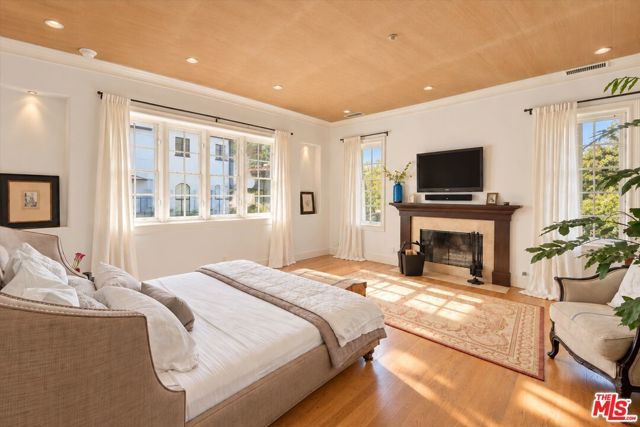 9835 Portola Drive, Los Angeles, CA 90210