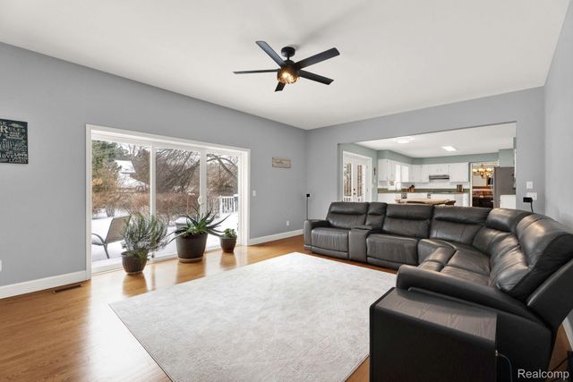 26192 Hidden Valley Drive, Farmington Hills, MI 48331