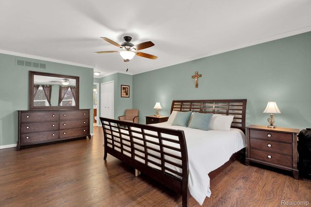 26192 Hidden Valley Drive, Farmington Hills, MI 48331