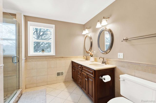 26192 Hidden Valley Drive, Farmington Hills, MI 48331