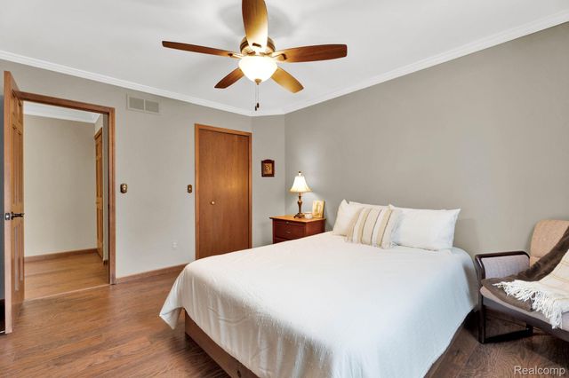 26192 Hidden Valley Drive, Farmington Hills, MI 48331