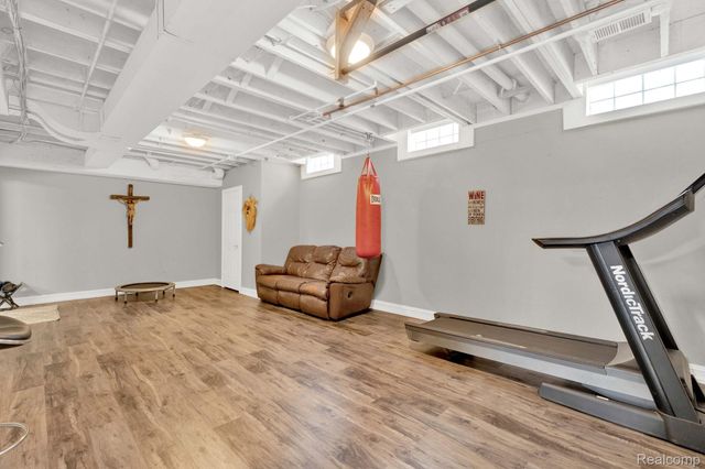 26192 Hidden Valley Drive, Farmington Hills, MI 48331