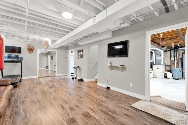 26192 Hidden Valley Drive, Farmington Hills, MI 48331