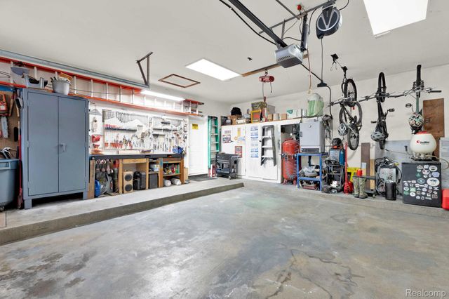 26192 Hidden Valley Drive, Farmington Hills, MI 48331