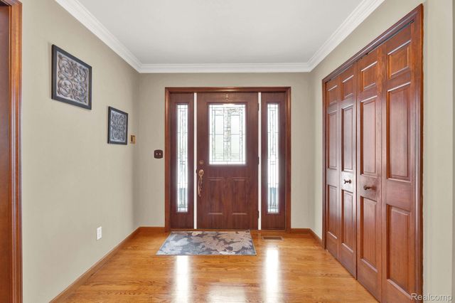 26192 Hidden Valley Drive, Farmington Hills, MI 48331