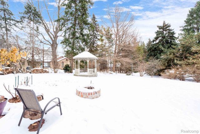 26192 Hidden Valley Drive, Farmington Hills, MI 48331