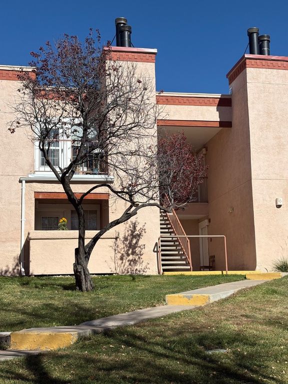 2501 W Zia Road 4-208, Santa Fe, NM 87505