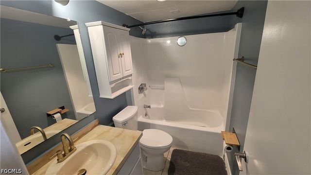 1202 Cape Coral PKWY W 107, Cape Coral, FL 33914