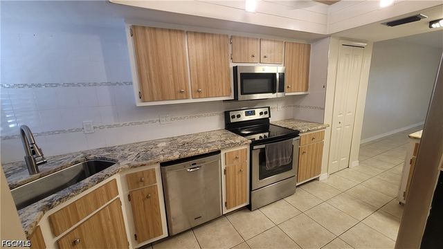 1202 Cape Coral PKWY W 107, Cape Coral, FL 33914