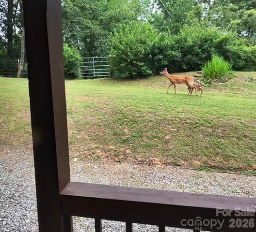 415 Treetop Lane, Waynesville, NC 28785