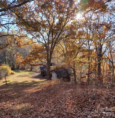 415 Treetop Lane, Waynesville, NC 28785