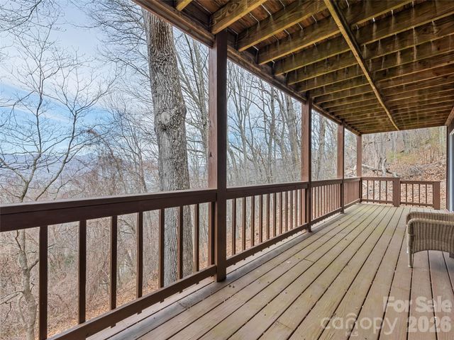 415 Treetop Lane, Waynesville, NC 28785