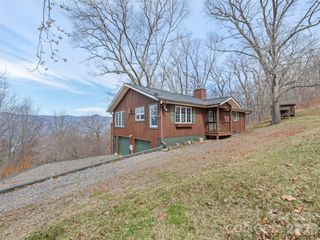415 Treetop Lane, Waynesville, NC 28785