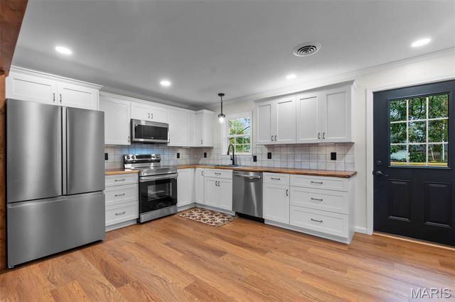 201 Lunbeck Avenue, Gideon, MO 63848