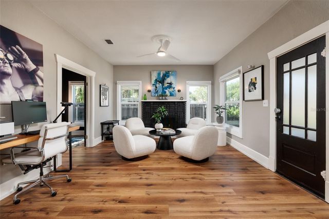 127 23RD STREET N, St Petersburg, FL 33713