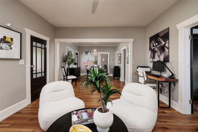 127 23RD STREET N, St Petersburg, FL 33713