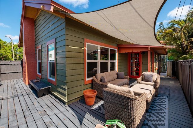 127 23RD STREET N, St Petersburg, FL 33713