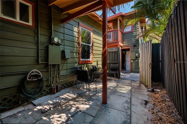 127 23RD STREET N, St Petersburg, FL 33713