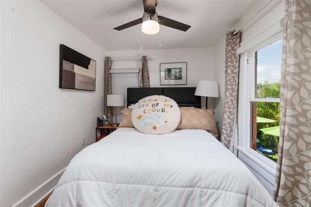 127 23RD STREET N, St Petersburg, FL 33713