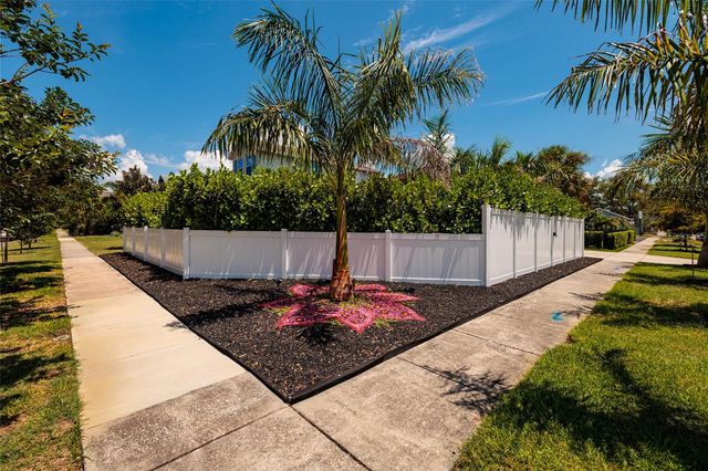 127 23RD STREET N, St Petersburg, FL 33713