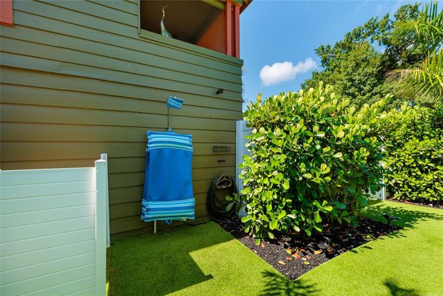 127 23RD STREET N, St Petersburg, FL 33713
