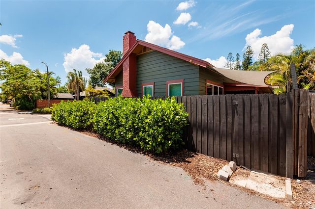 127 23RD STREET N, St Petersburg, FL 33713