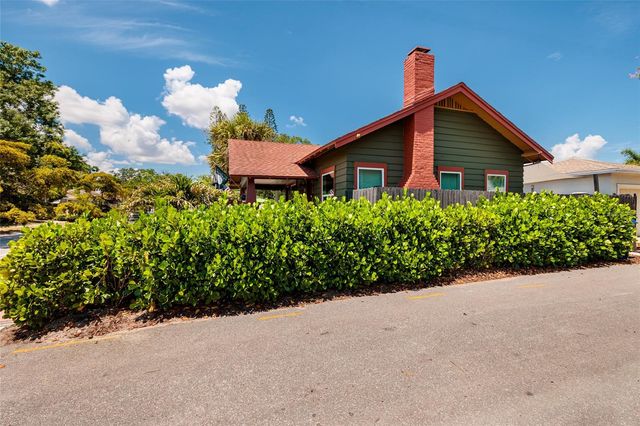 127 23RD STREET N, St Petersburg, FL 33713