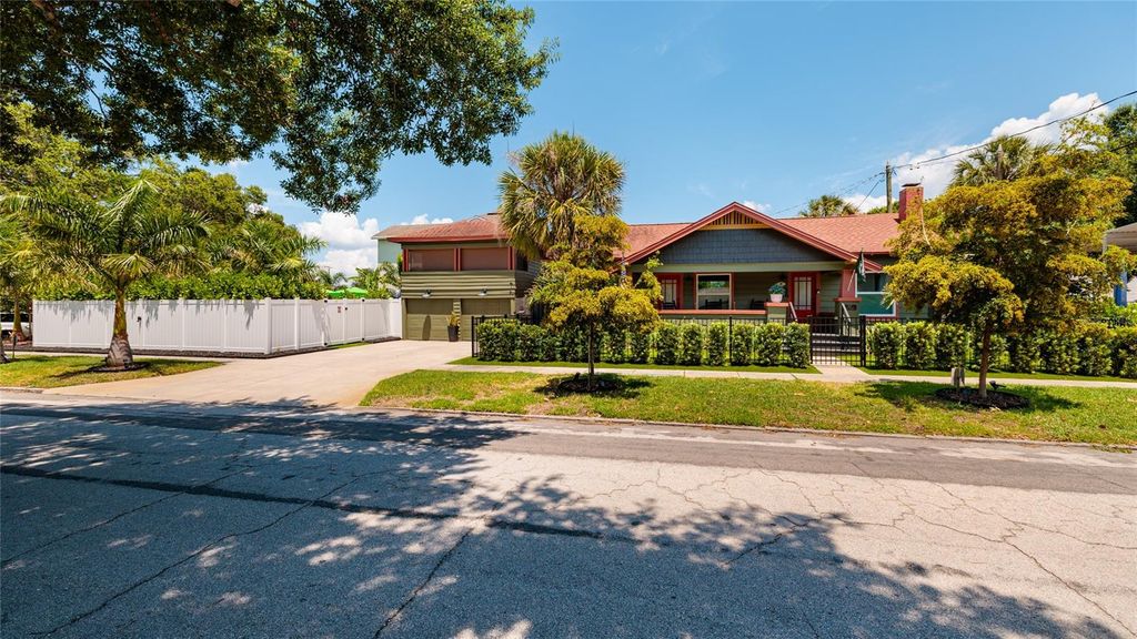 127 23RD STREET N, St Petersburg, FL 33713