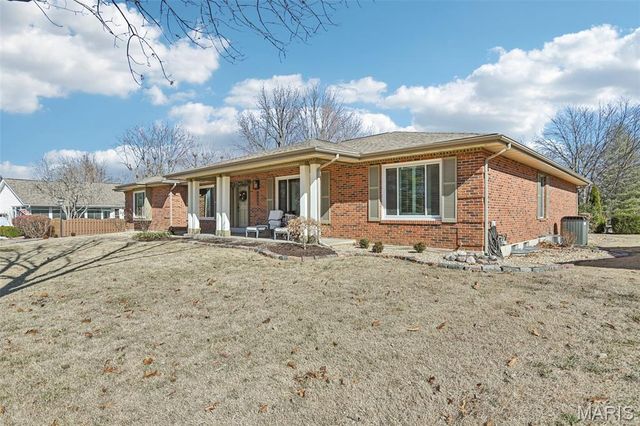 1128 Black Forest Drive, St Charles, MO 63301