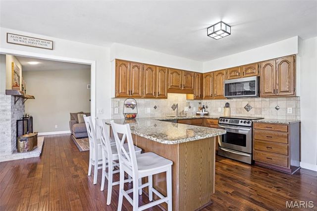 1128 Black Forest Drive, St Charles, MO 63301