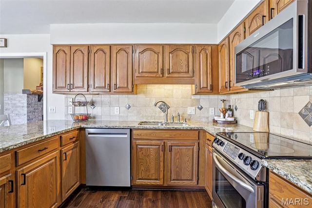 1128 Black Forest Drive, St Charles, MO 63301