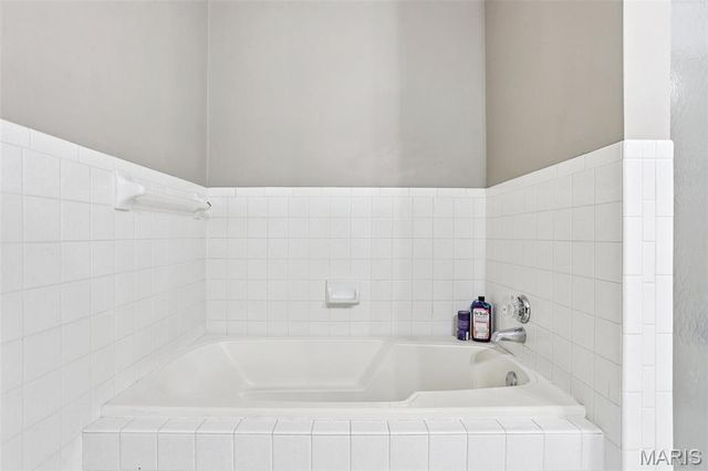 1128 Black Forest Drive, St Charles, MO 63301