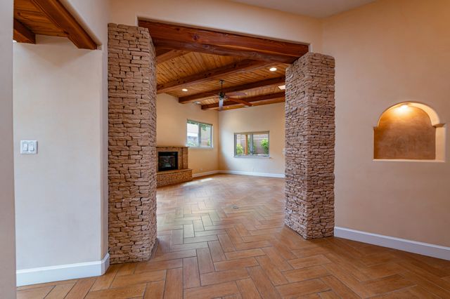 1039 Joshua Drive SE, Rio Rancho, NM 87124