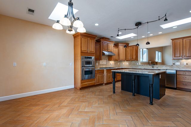 1039 Joshua Drive SE, Rio Rancho, NM 87124